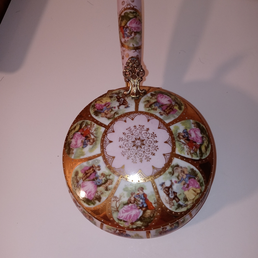 Fragonard  Porcelain Enamel silent butler / crumb catcher